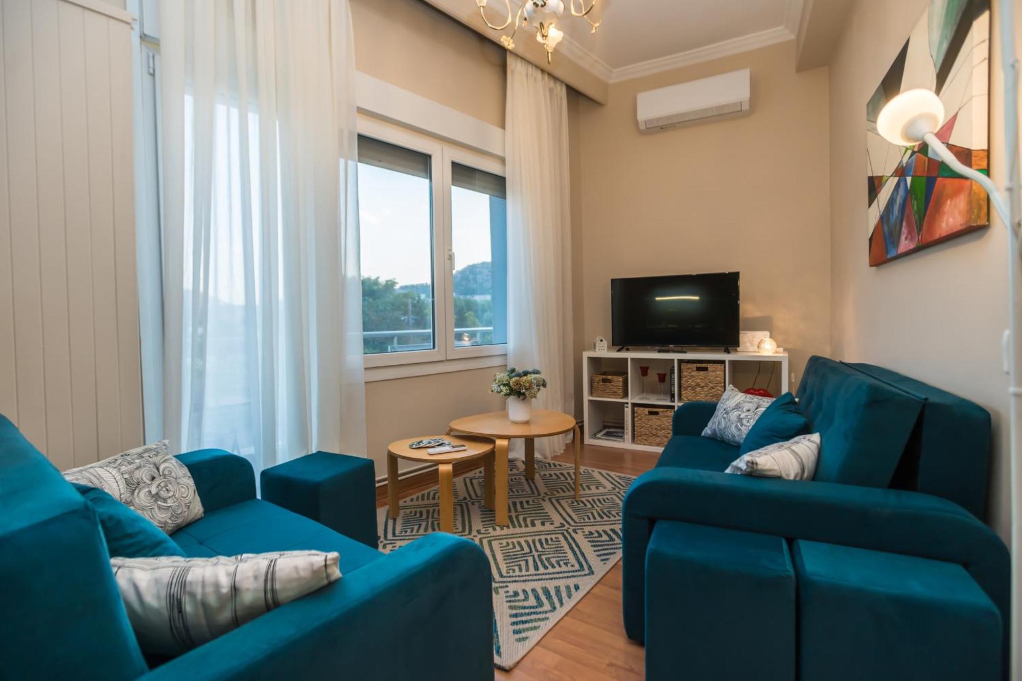 Apartment Corner House *